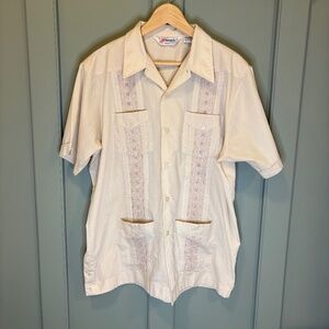 Vintage Romani Collection Men Shirt Size XL Embroidered Guayabera Pocket Cream